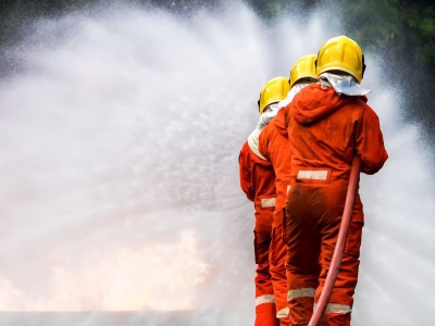 Os benefícios do bombeiro civil para empresas e condomínios - Servicia ...